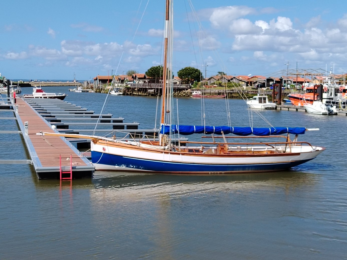 Argo 2 rejoint son nouveau ponton à Larros