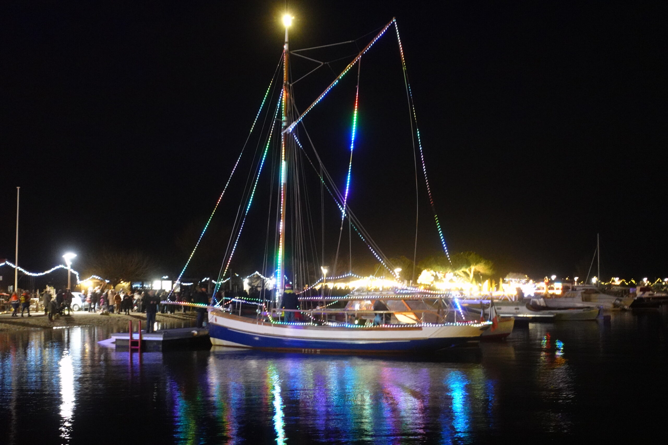 Magnifique arrivée de l’Argo 2 au marché de Noël